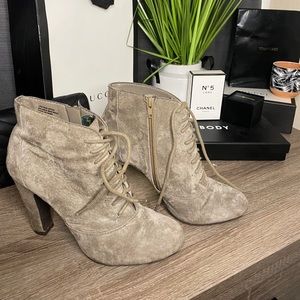 Heeled tan booties